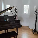 Beautiful Kentucky Derby Rental Home Accommodating 10 Guests Or More