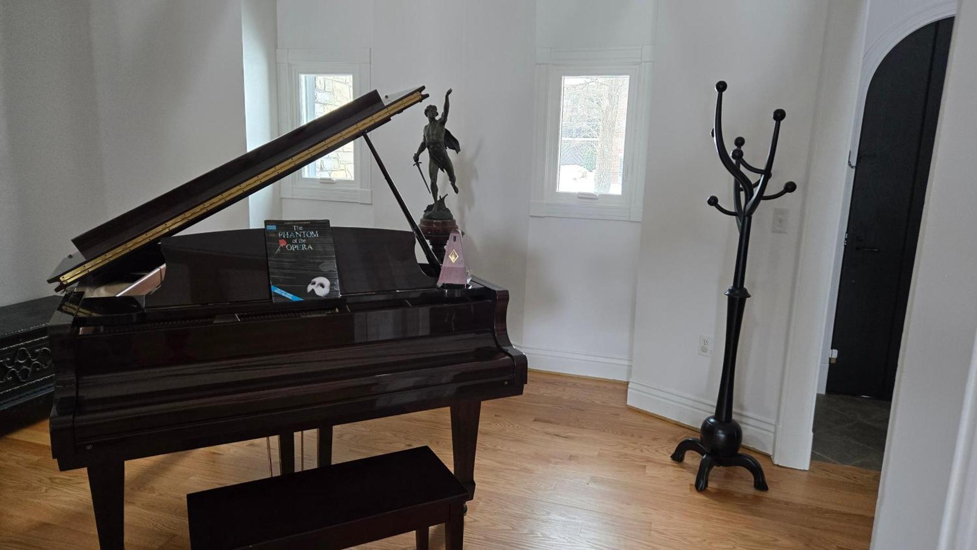 Beautiful Kentucky Derby Accommodating 10 Guests Or Holiday home Louisville